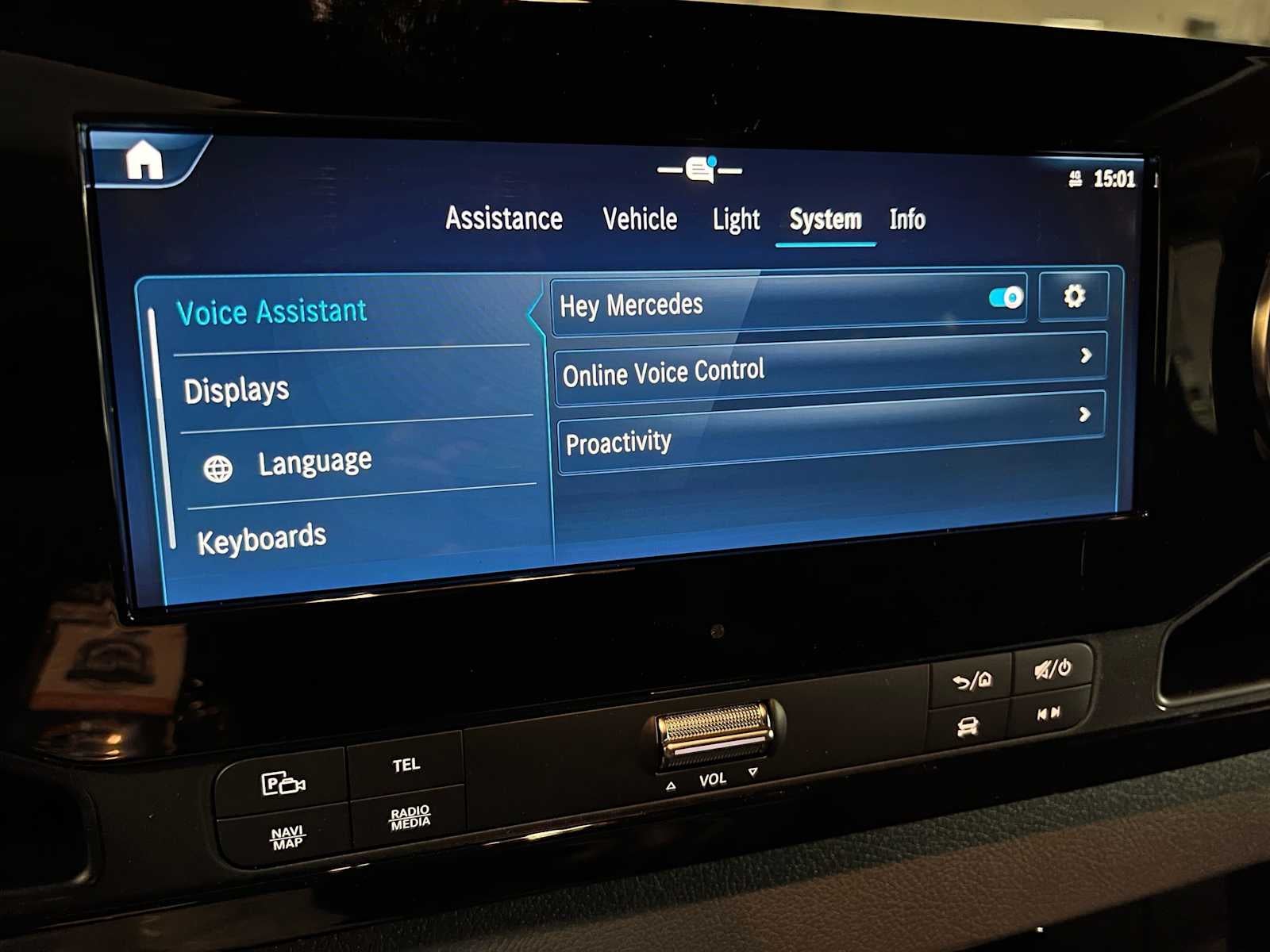 2026 Mercedes-Benz Sprinter Crew 2500 Standard Roof I4 Diesel HO 144 AWD