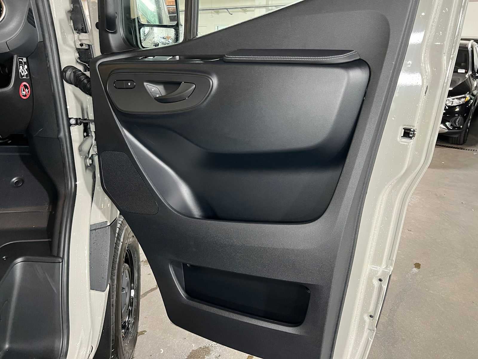 2026 Mercedes-Benz Sprinter 2500 Standard Roof I4 Diesel HO 144 AWD
