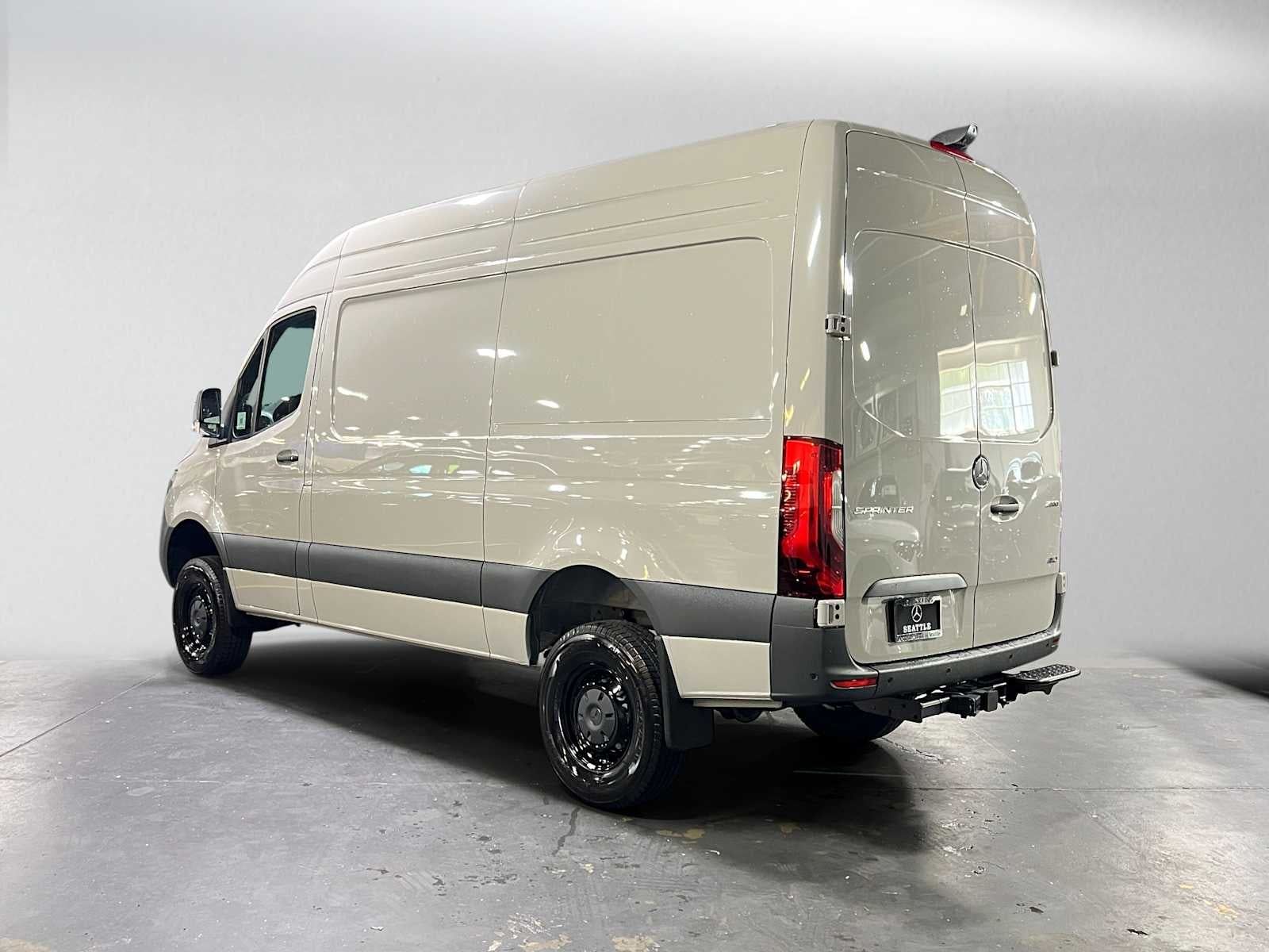 2026 Mercedes-Benz Sprinter 2500 Standard Roof I4 Diesel HO 144 AWD