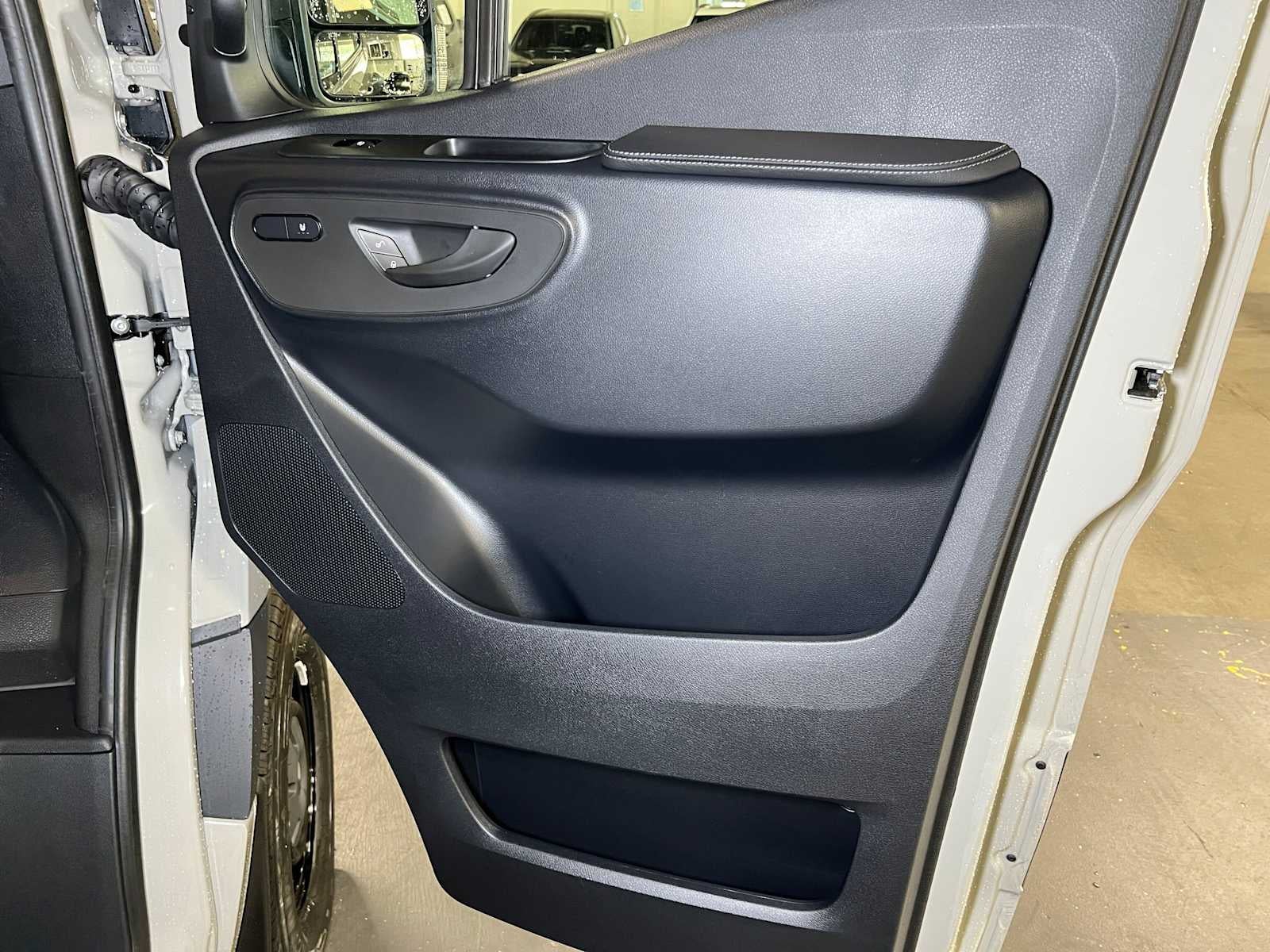 2026 Mercedes-Benz Sprinter 2500 Standard Roof I4 Diesel HO 144 AWD