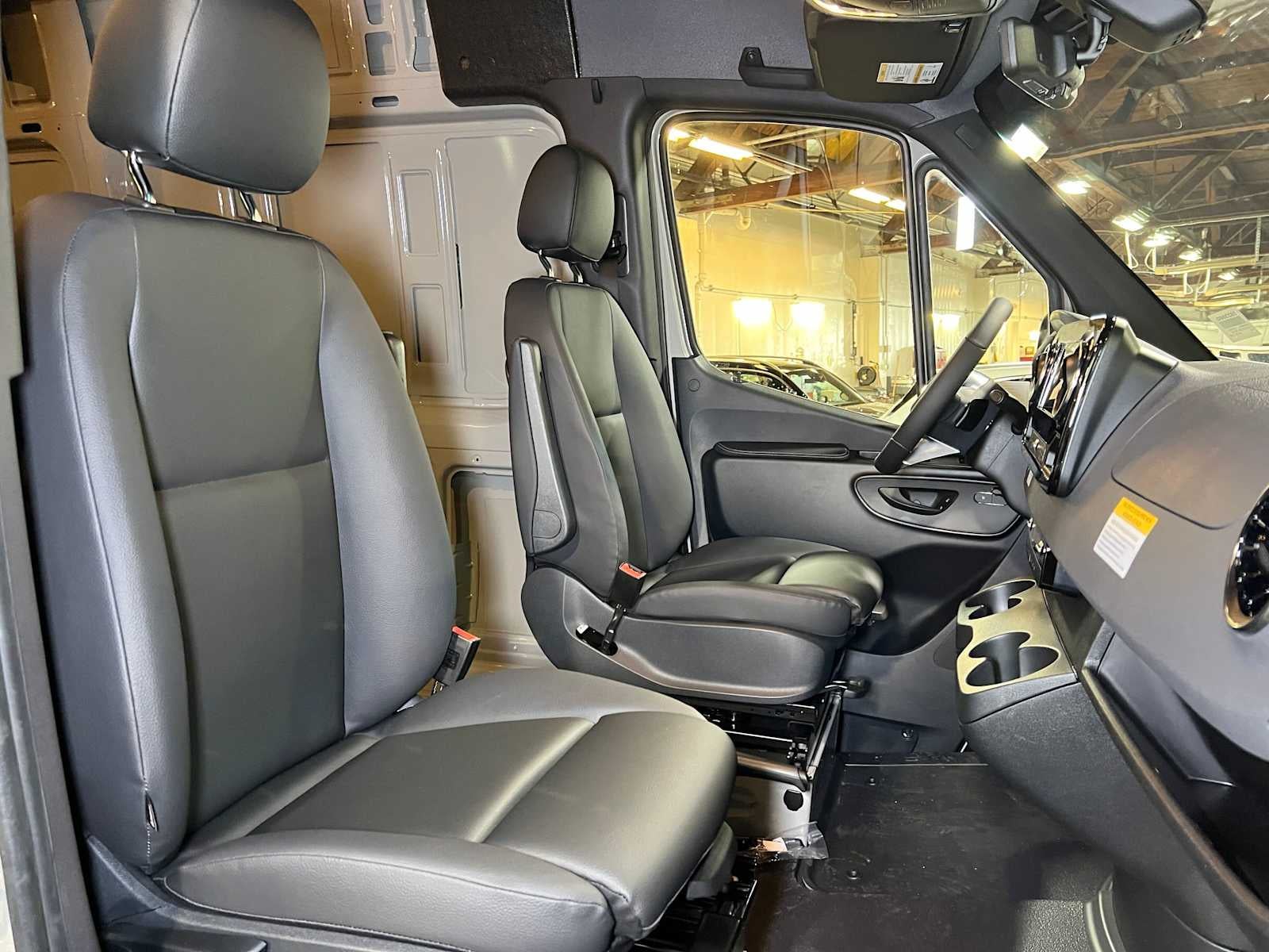 2026 Mercedes-Benz Sprinter 2500 Standard Roof I4 Diesel HO 144 AWD