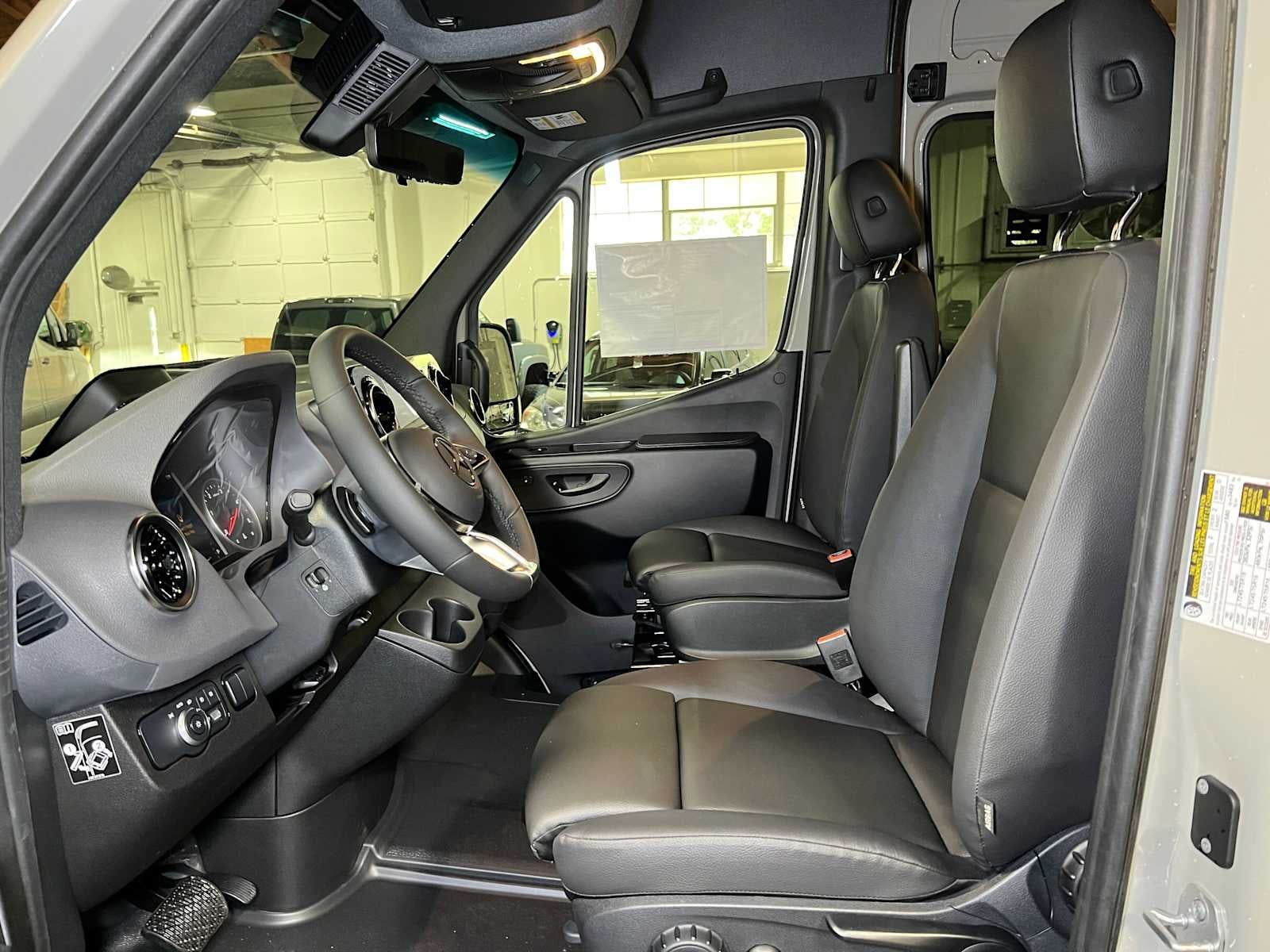 2026 Mercedes-Benz Sprinter 2500 Standard Roof I4 Diesel HO 144 AWD