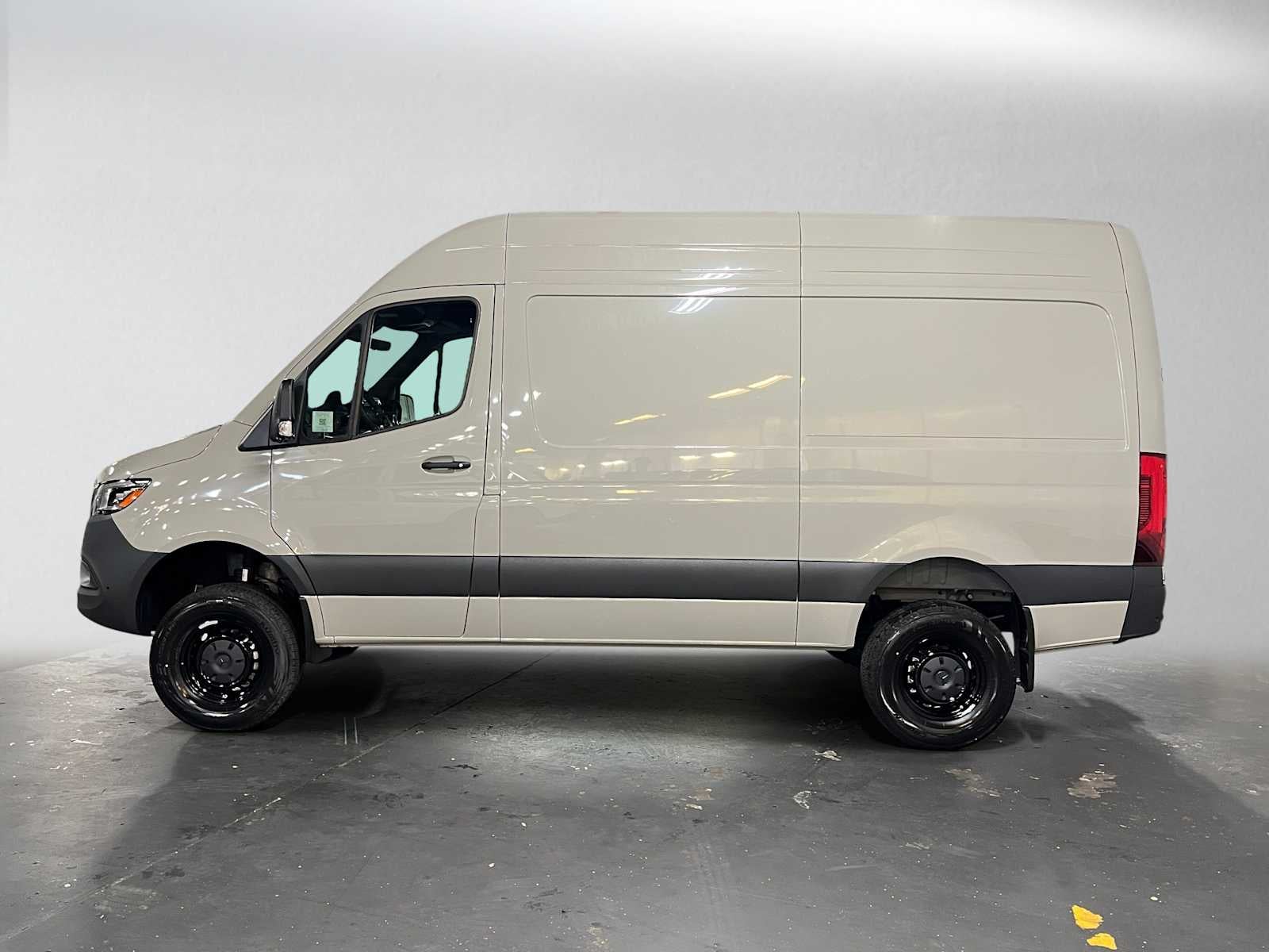 2026 Mercedes-Benz Sprinter 2500 Standard Roof I4 Diesel HO 144 AWD