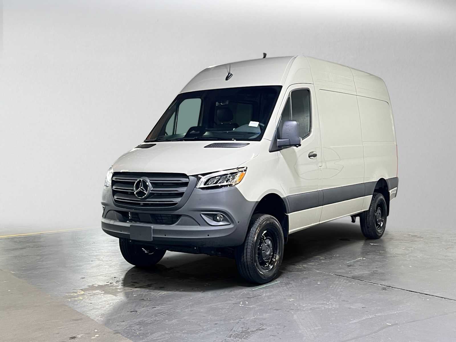 2026 Mercedes-Benz Sprinter 2500 Standard Roof I4 Diesel HO 144 AWD