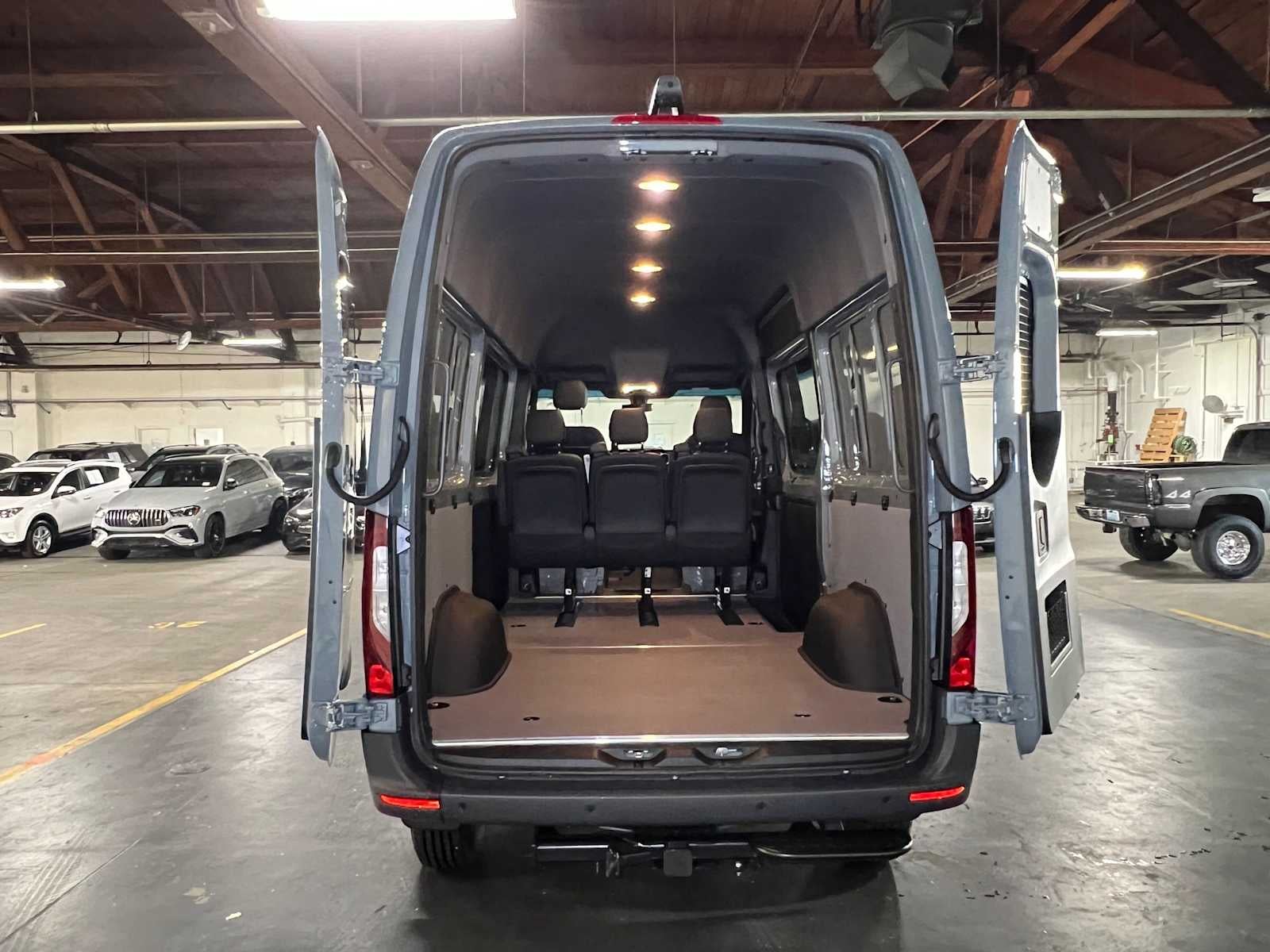 2026 Mercedes-Benz Sprinter 2500 Standard Roof I4 Diesel HO 144 AWD