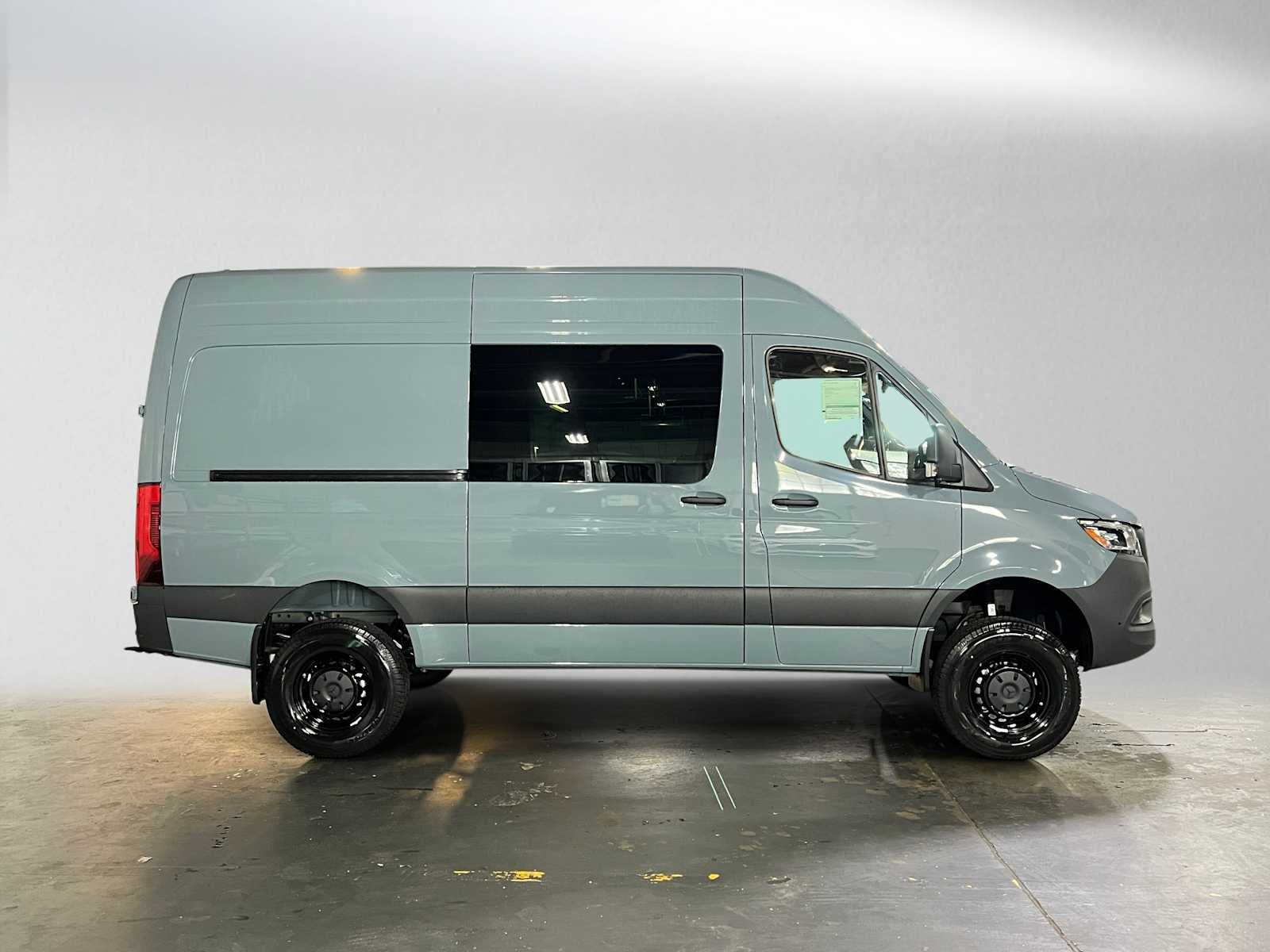 2026 Mercedes-Benz Sprinter 2500 Standard Roof I4 Diesel HO 144 AWD