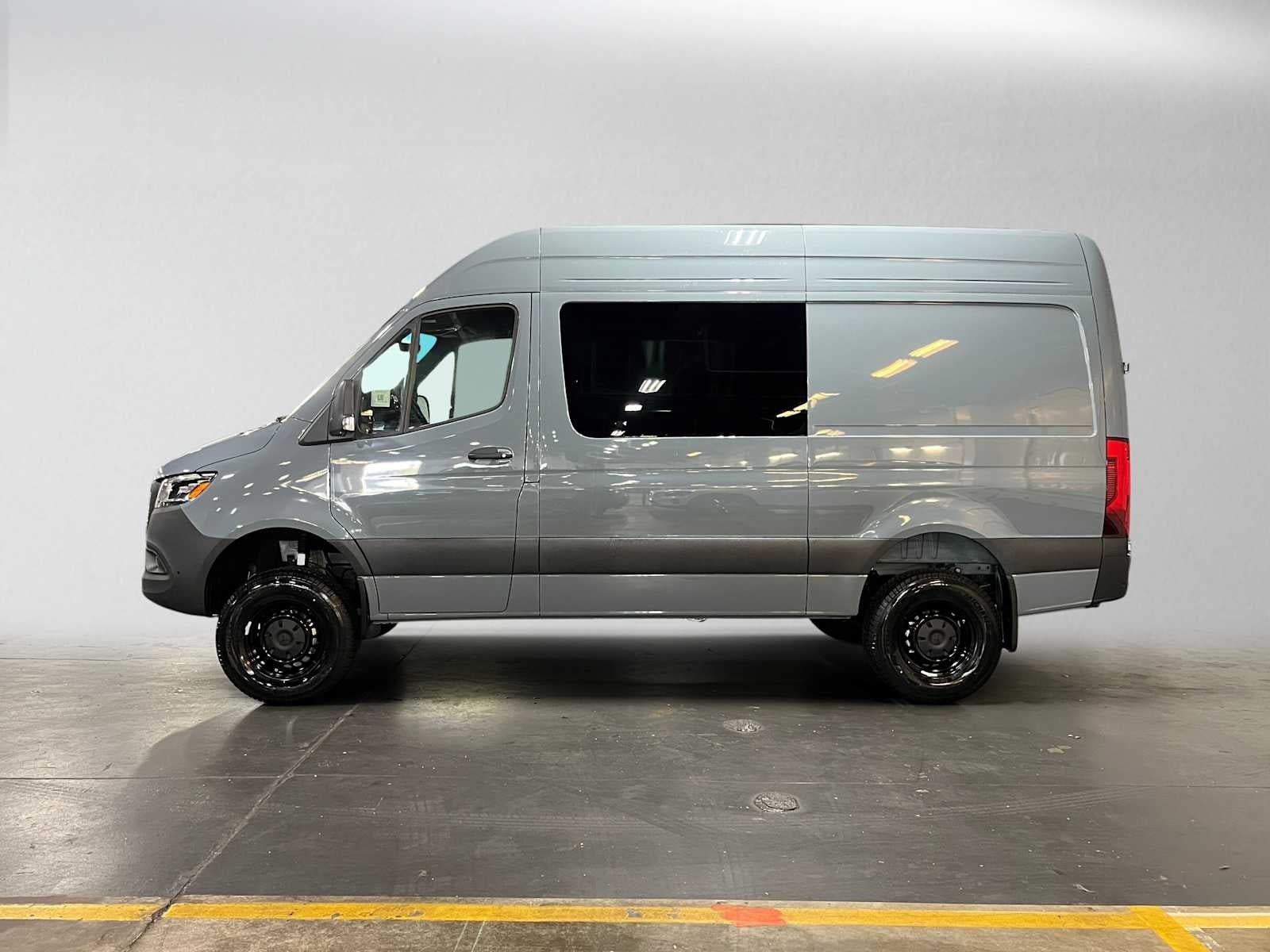 2026 Mercedes-Benz Sprinter 2500 Standard Roof I4 Diesel HO 144 AWD