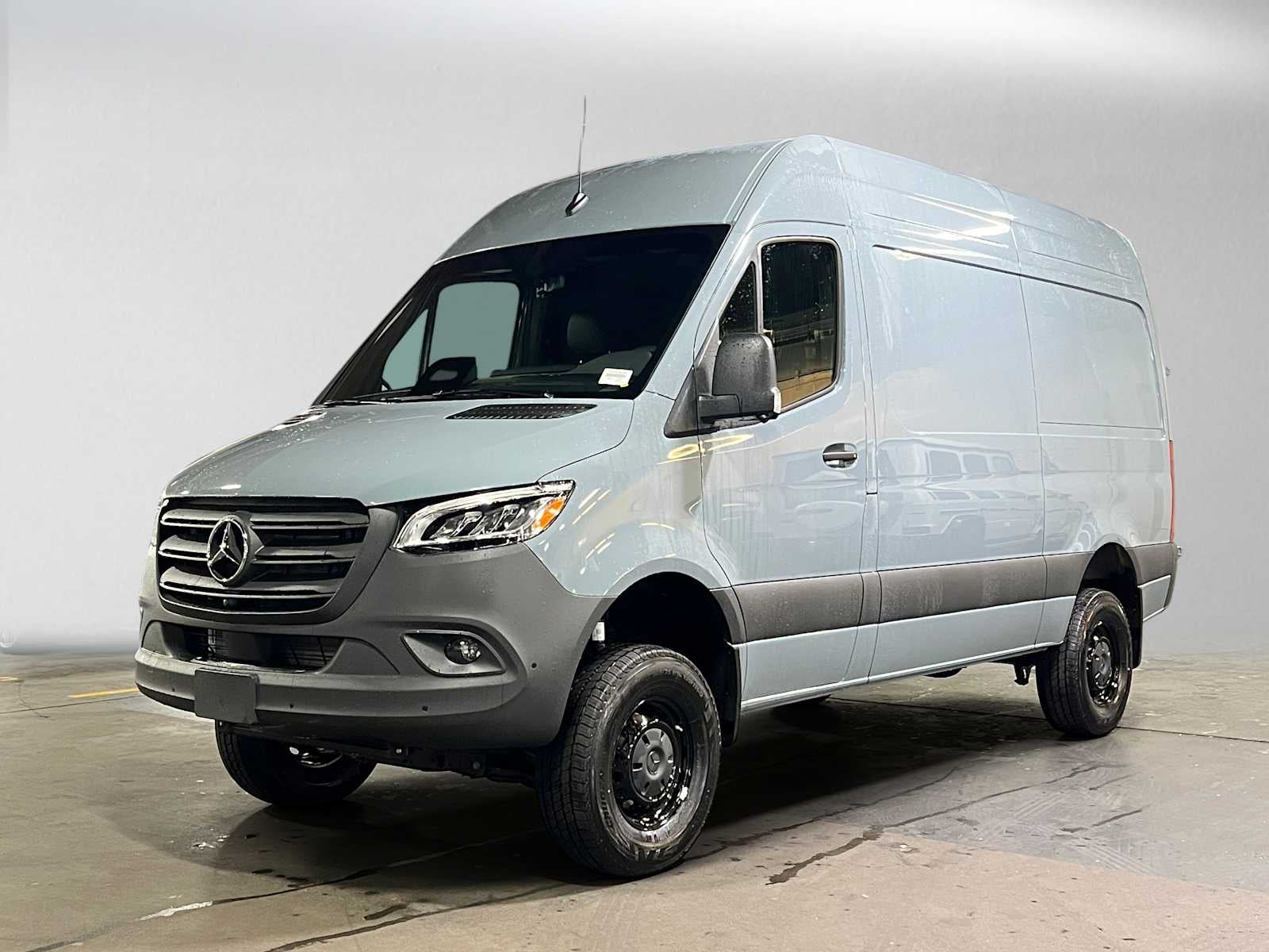 2026 Mercedes-Benz Sprinter Cargo 2500 Standard Roof I4 Diesel HO 144 AWD