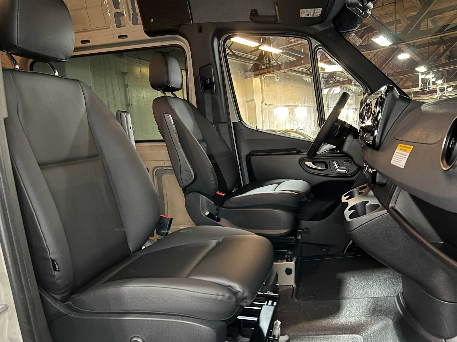 2026 Mercedes-Benz Sprinter 2500 Standard Roof I4 Diesel HO 144 AWD