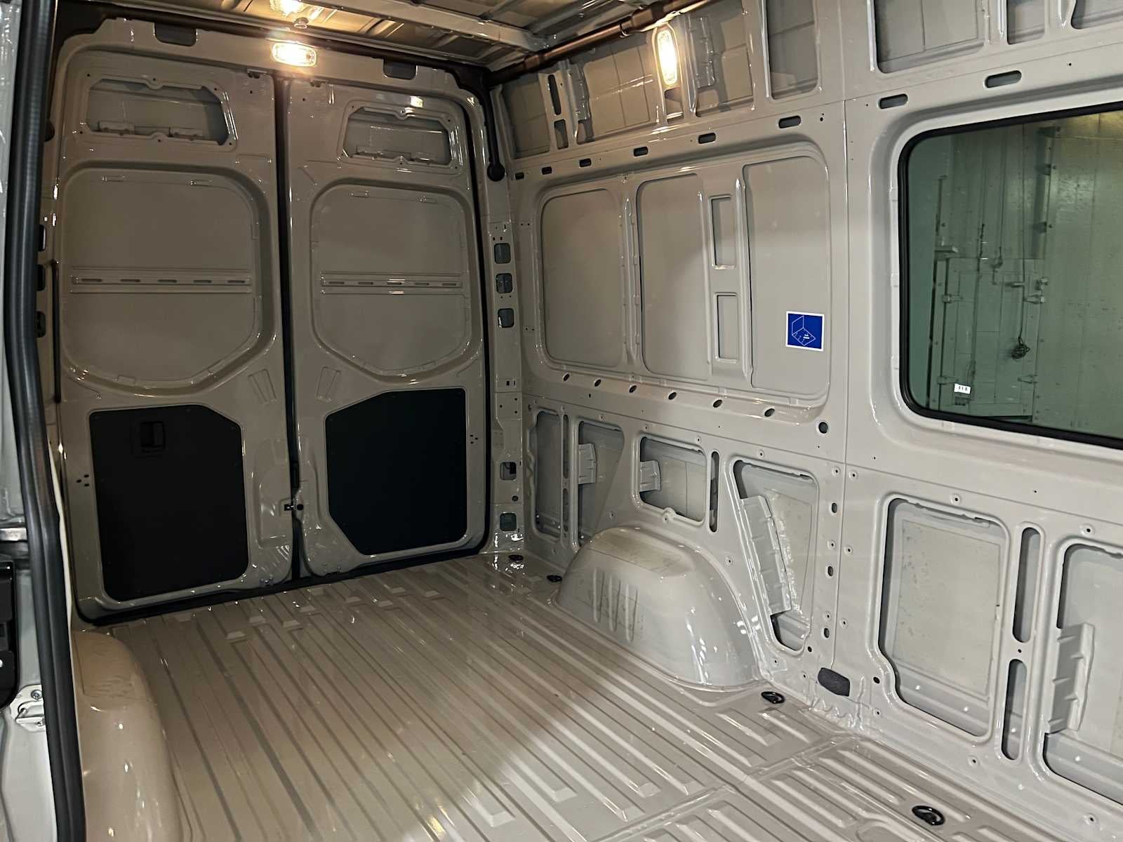 2026 Mercedes-Benz Sprinter 2500 Standard Roof I4 Diesel HO 144 AWD