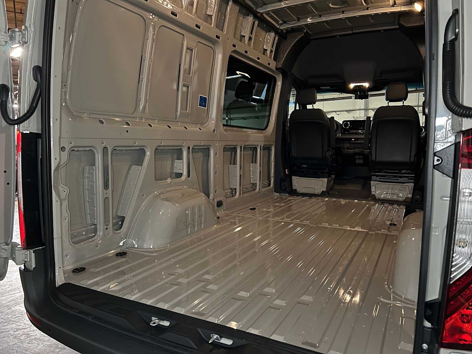 2026 Mercedes-Benz Sprinter 2500 Standard Roof I4 Diesel HO 144 AWD