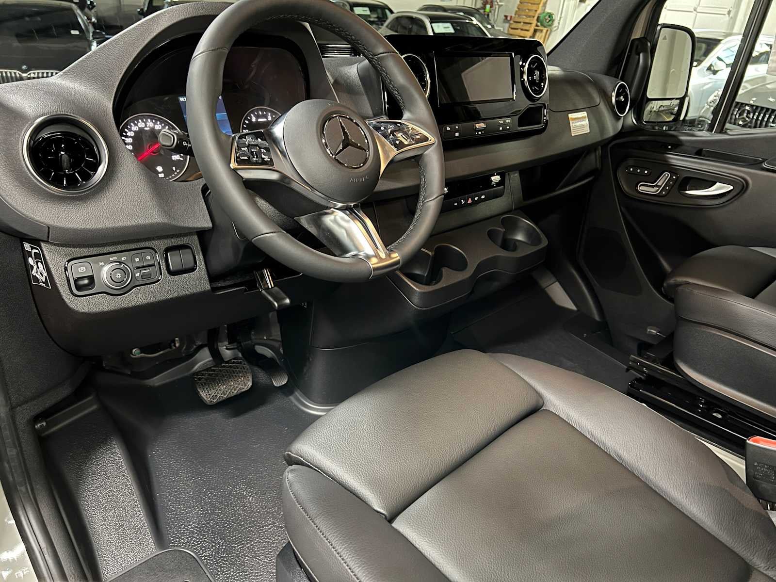 2026 Mercedes-Benz Sprinter 2500 Standard Roof I4 Diesel HO 144 AWD