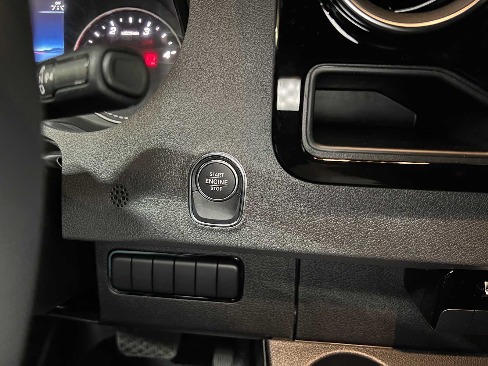 2026 Mercedes-Benz Sprinter 2500 Standard Roof I4 Diesel HO 144 AWD