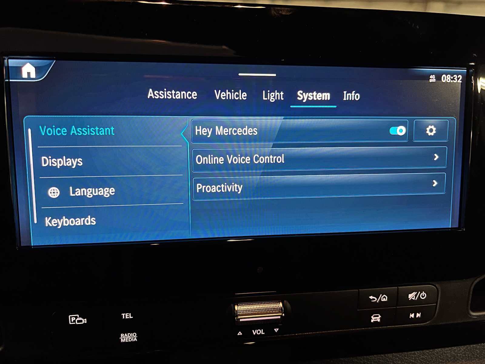 2026 Mercedes-Benz Sprinter 2500 Standard Roof I4 Diesel HO 144 AWD