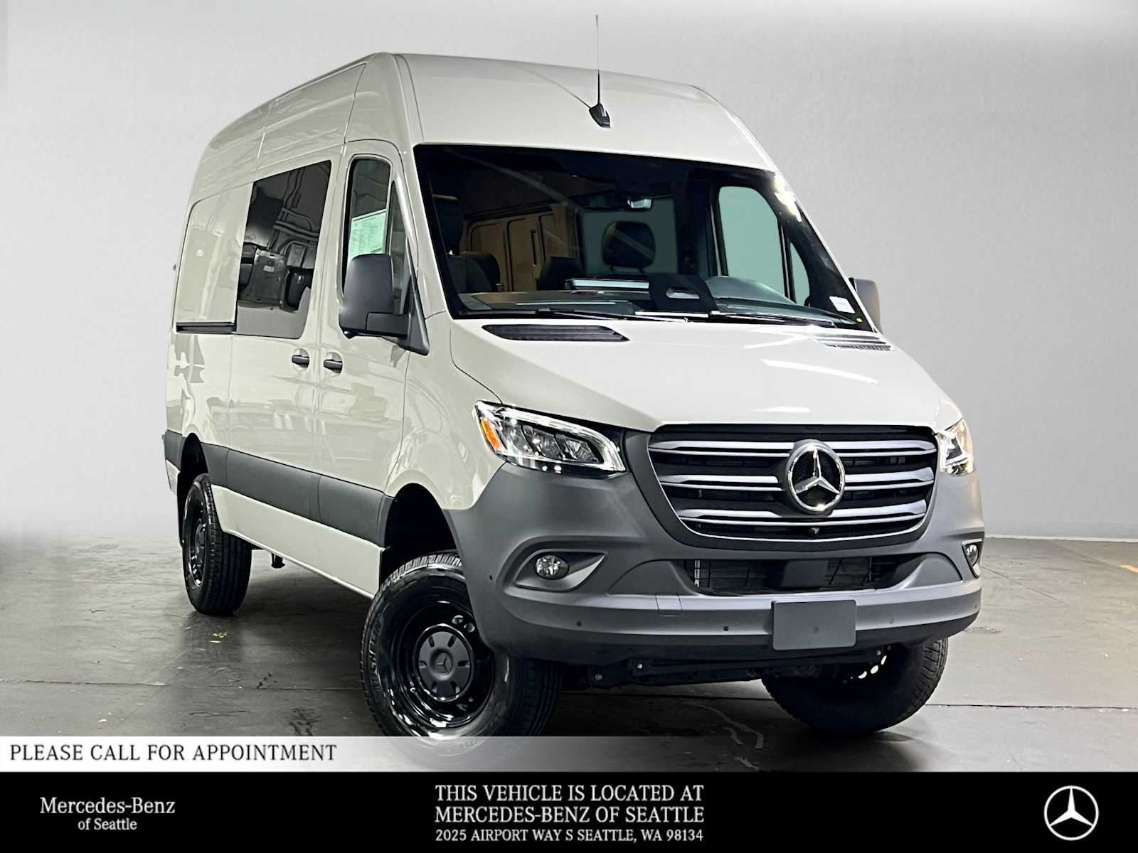 2026 Mercedes-Benz Sprinter Crew 2500 Standard Roof I4 Diesel HO 144 AWD