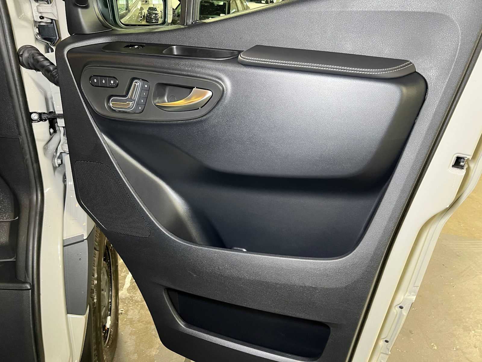 2026 Mercedes-Benz Sprinter Crew 2500 Standard Roof I4 Diesel HO 144 AWD