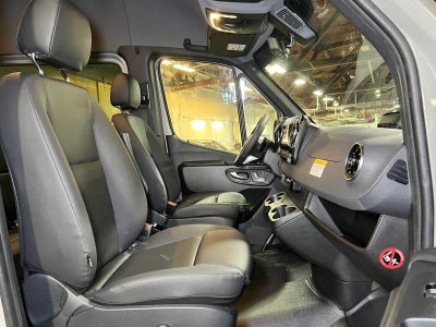 2026 Mercedes-Benz Sprinter Crew 2500 Standard Roof I4 Diesel HO 144 AWD
