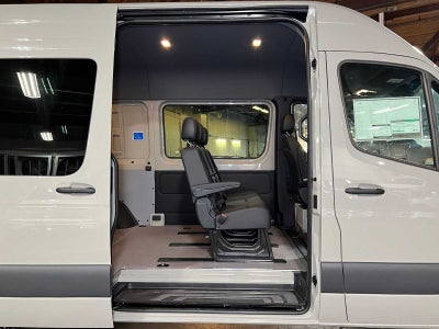 2026 Mercedes-Benz Sprinter Crew 2500 Standard Roof I4 Diesel HO 144 AWD