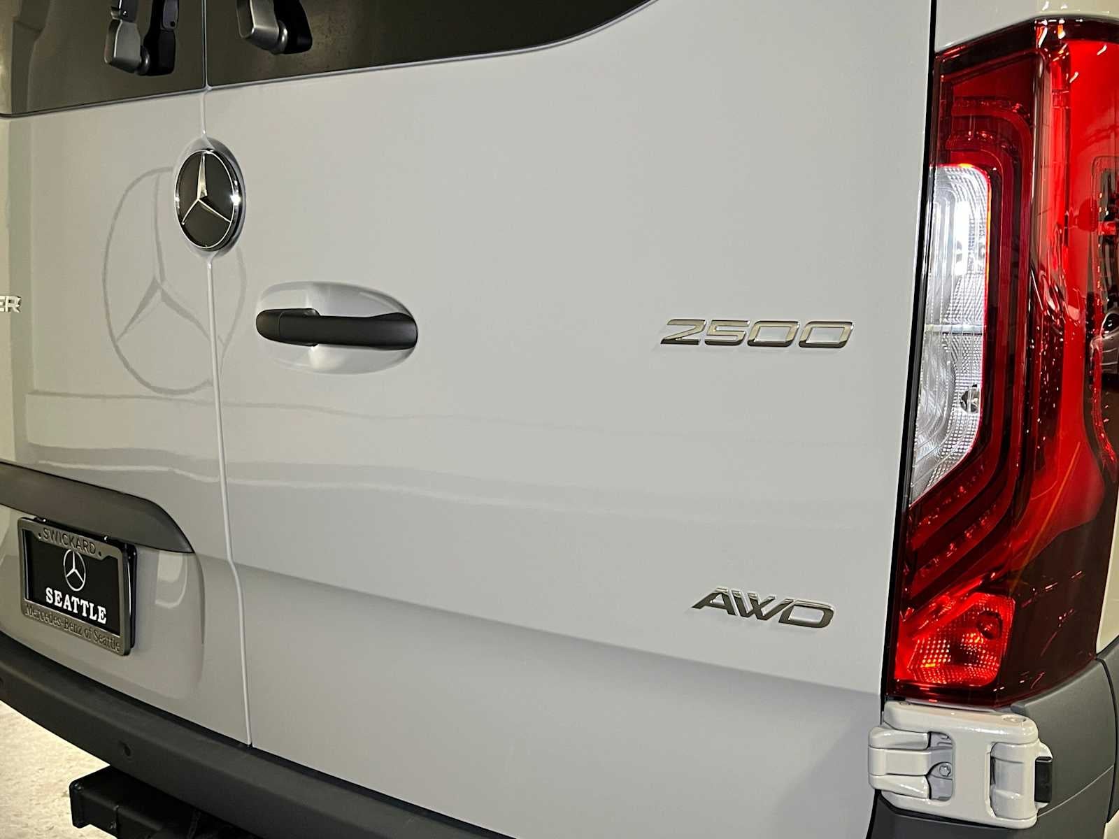 2026 Mercedes-Benz Sprinter Crew 2500 Standard Roof I4 Diesel HO 144 AWD