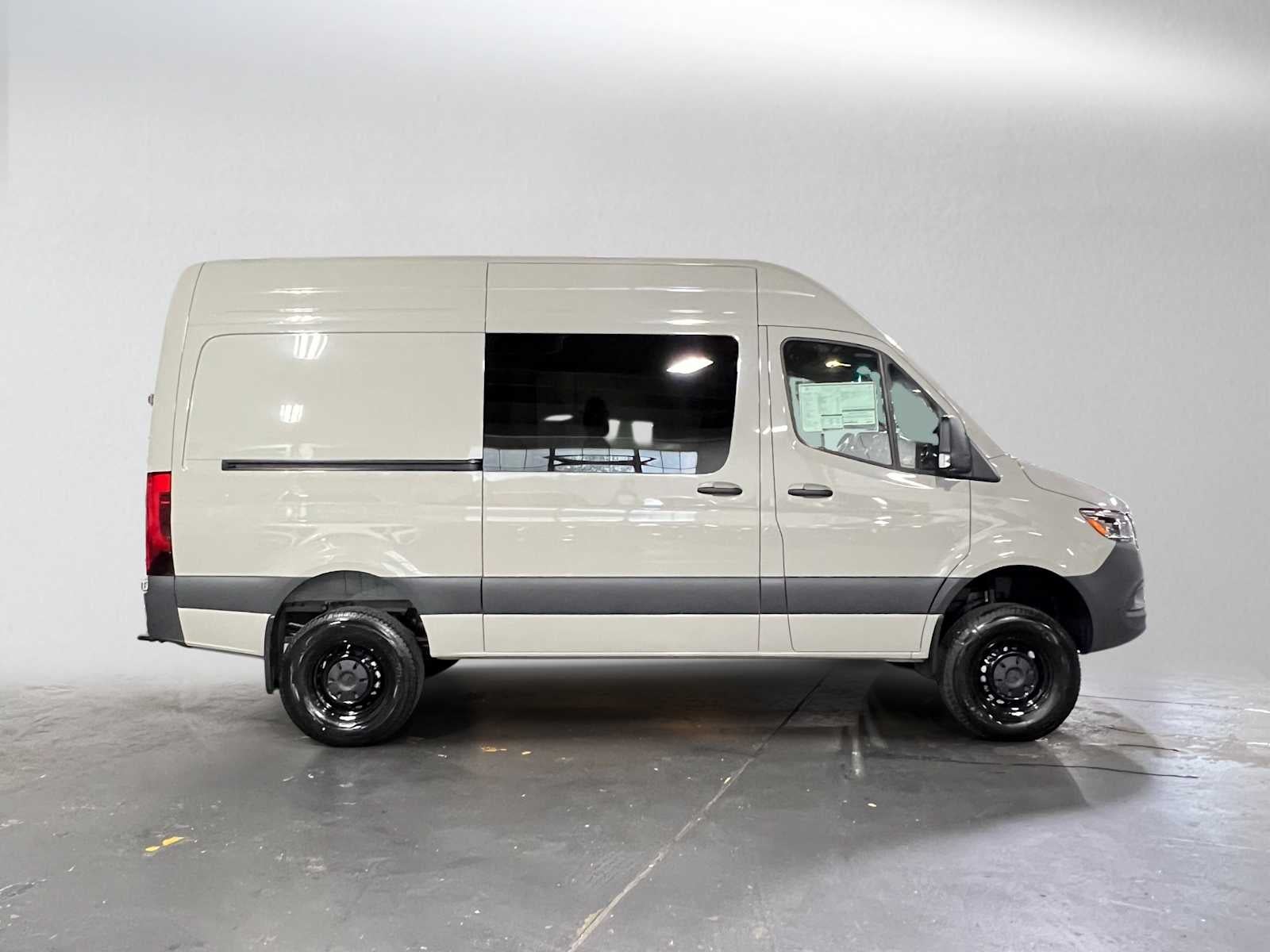 2026 Mercedes-Benz Sprinter Crew 2500 Standard Roof I4 Diesel HO 144 AWD