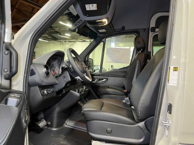 2026 Mercedes-Benz Sprinter Crew 2500 Standard Roof I4 Diesel HO 144 AWD