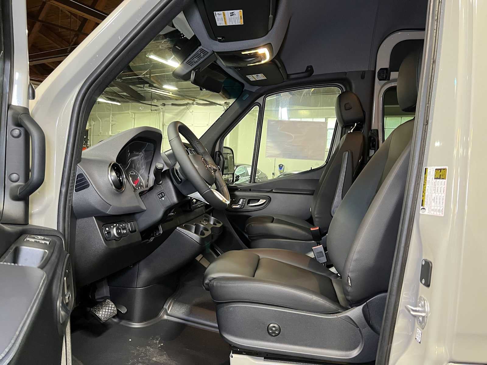 2026 Mercedes-Benz Sprinter Crew 2500 Standard Roof I4 Diesel HO 144 AWD