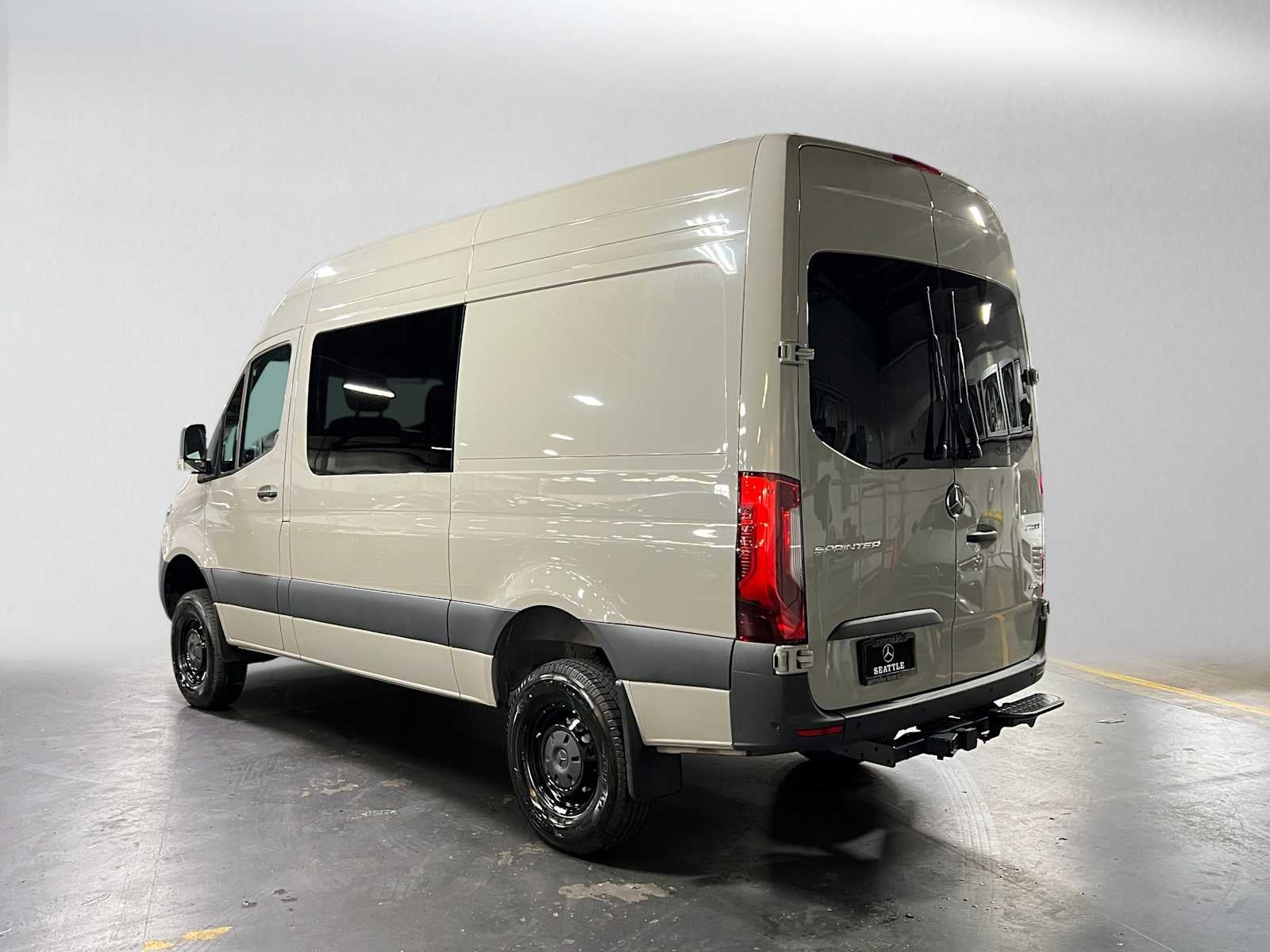 2026 Mercedes-Benz Sprinter Crew 2500 Standard Roof I4 Diesel HO 144 AWD
