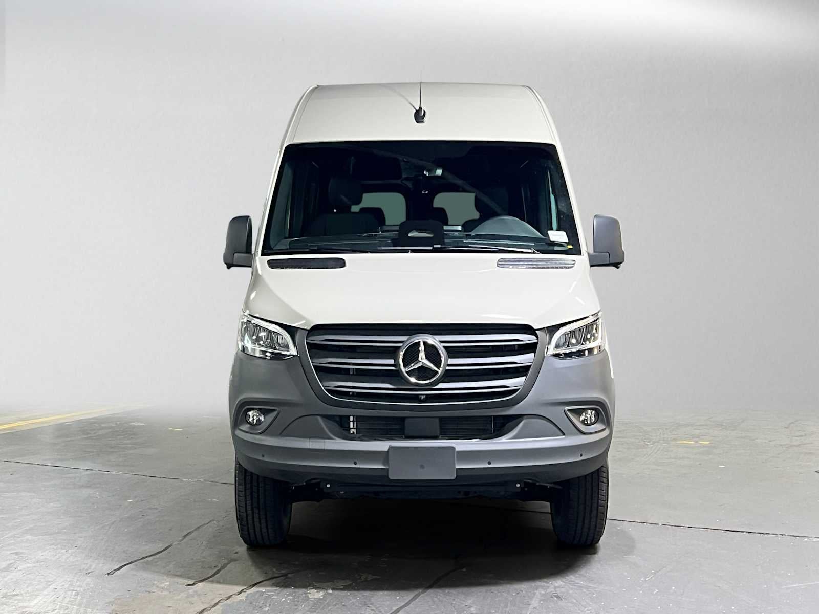 2026 Mercedes-Benz Sprinter Crew 2500 Standard Roof I4 Diesel HO 144 AWD