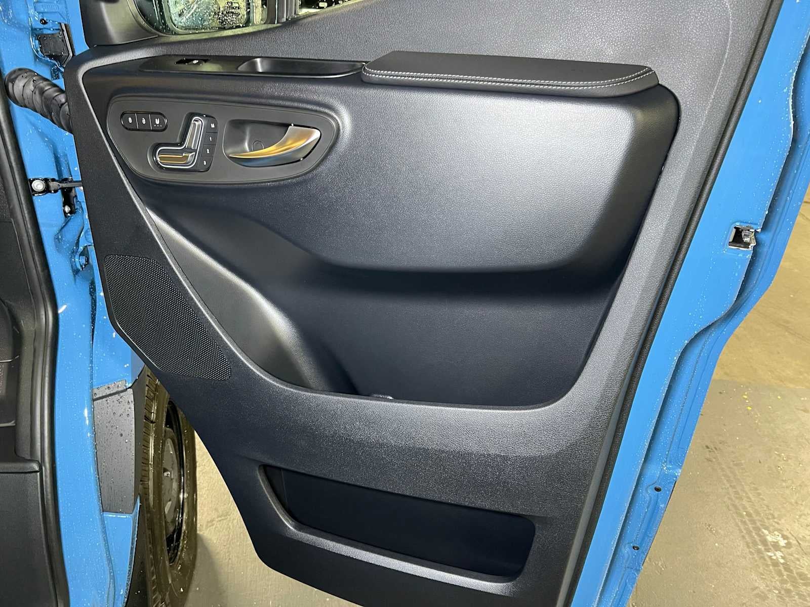 2026 Mercedes-Benz Sprinter Crew 2500 Standard Roof I4 Diesel HO 144 AWD