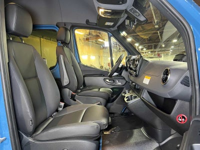 2026 Mercedes-Benz Sprinter Crew 2500 Standard Roof I4 Diesel HO 144 AWD
