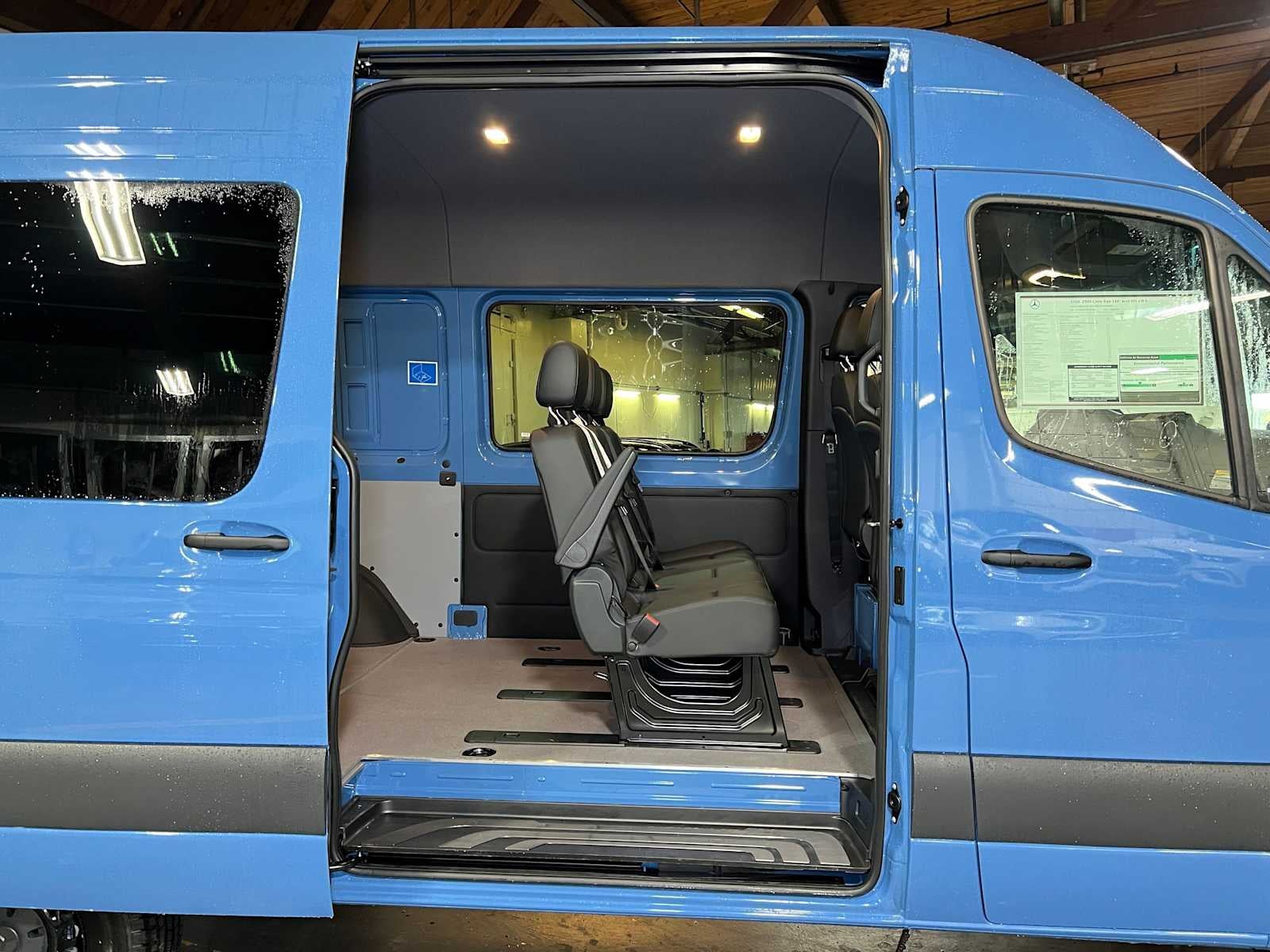 2026 Mercedes-Benz Sprinter Crew 2500 Standard Roof I4 Diesel HO 144 AWD