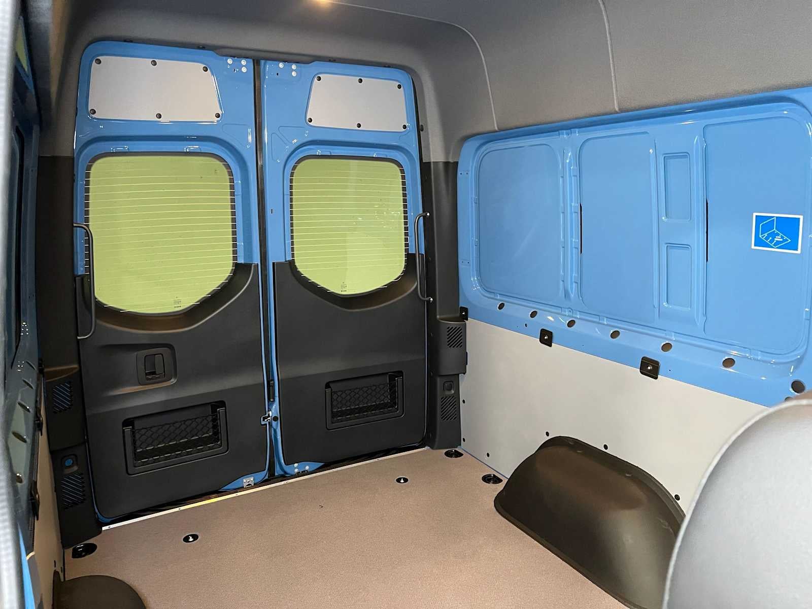 2026 Mercedes-Benz Sprinter Crew 2500 Standard Roof I4 Diesel HO 144 AWD