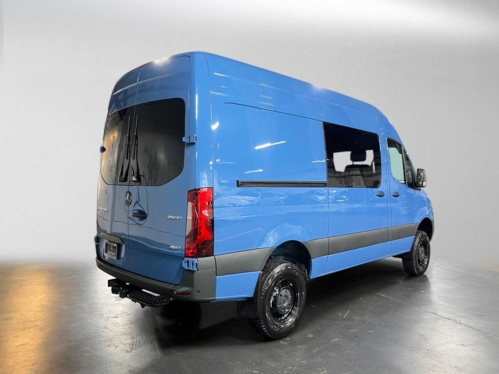 2026 Mercedes-Benz Sprinter Crew 2500 Standard Roof I4 Diesel HO 144 AWD