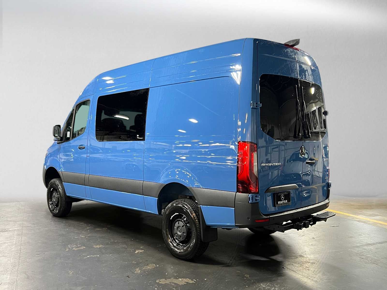2026 Mercedes-Benz Sprinter Crew 2500 Standard Roof I4 Diesel HO 144 AWD