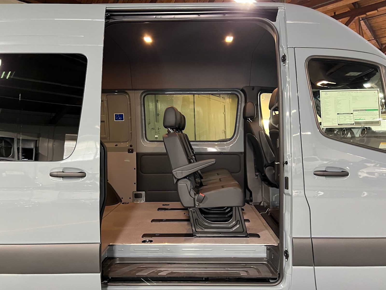 2026 Mercedes-Benz Sprinter Crew 2500 Standard Roof I4 Diesel HO 144 AWD