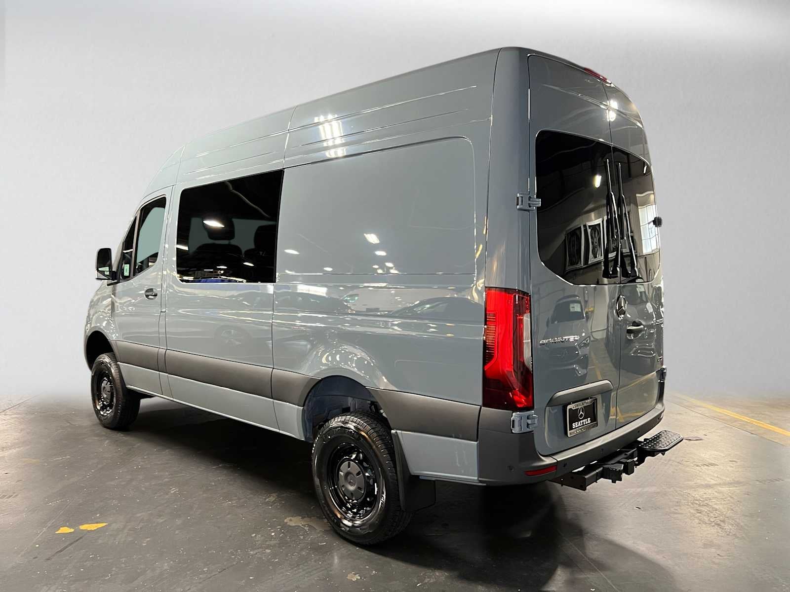 2026 Mercedes-Benz Sprinter Crew 2500 Standard Roof I4 Diesel HO 144 AWD