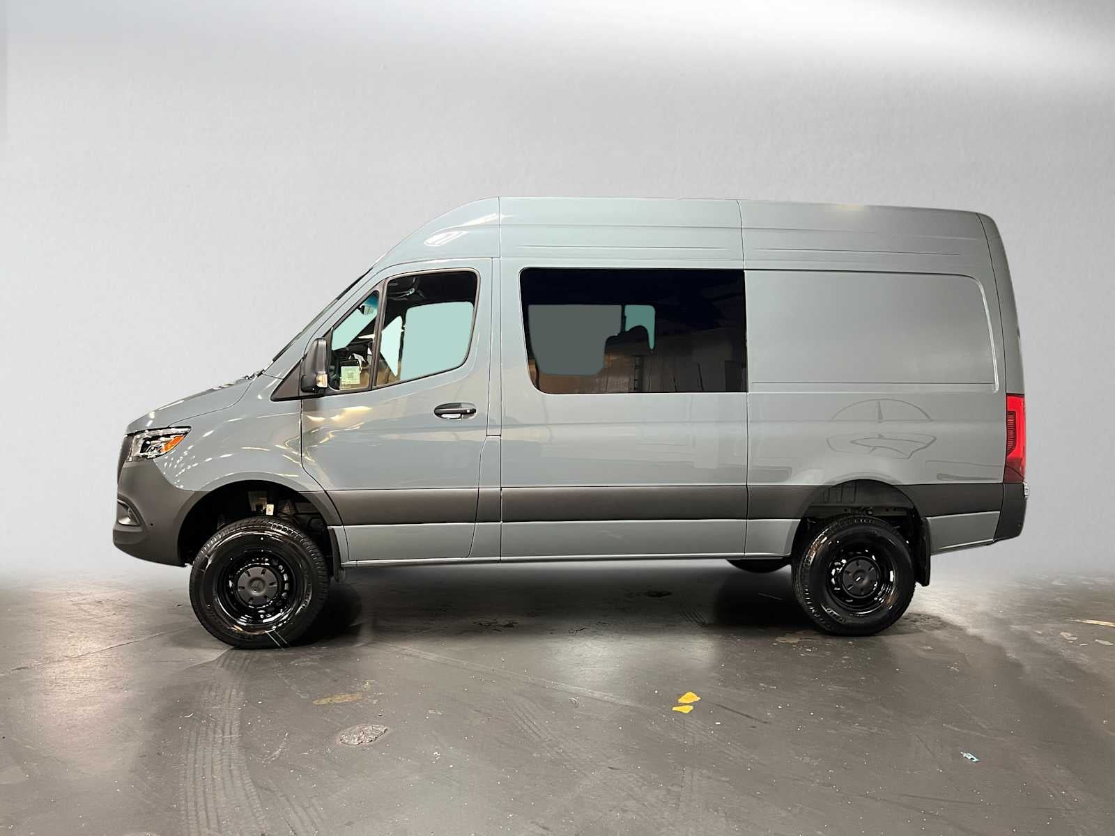 2026 Mercedes-Benz Sprinter Crew 2500 Standard Roof I4 Diesel HO 144 AWD