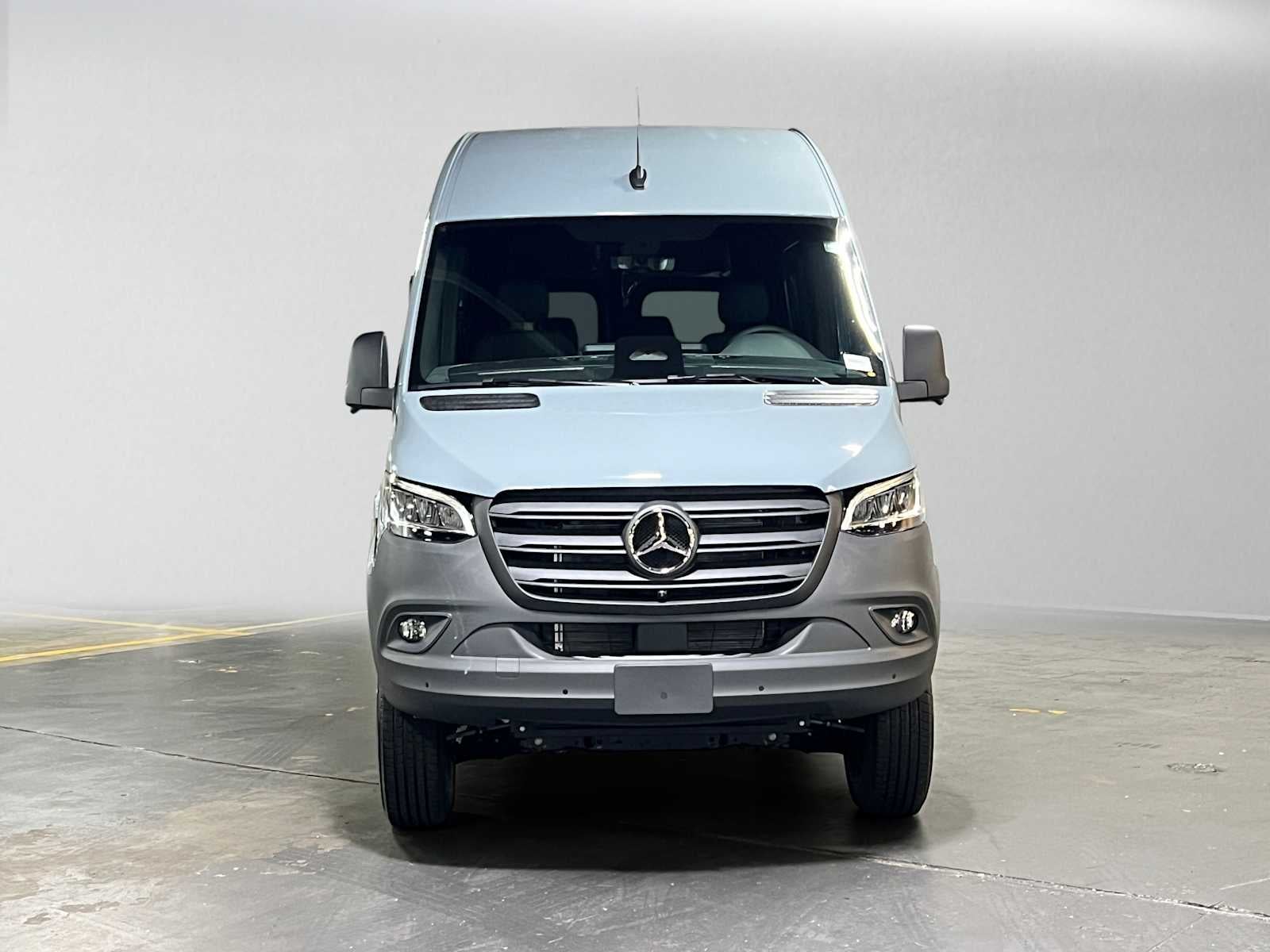 2026 Mercedes-Benz Sprinter Crew 2500 Standard Roof I4 Diesel HO 144 AWD