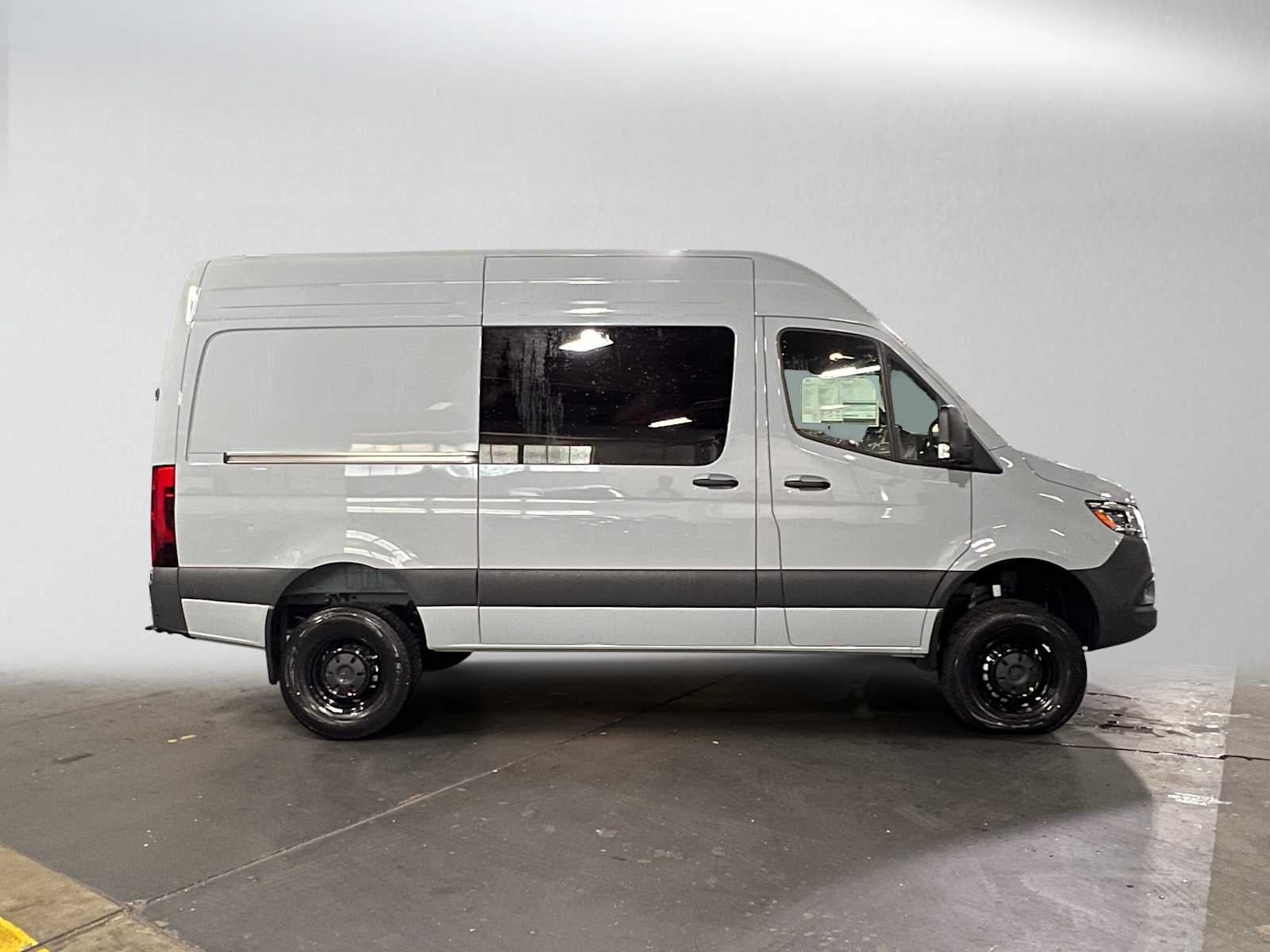 2026 Mercedes-Benz Sprinter 2500 Standard Roof I4 Diesel HO 144 AWD