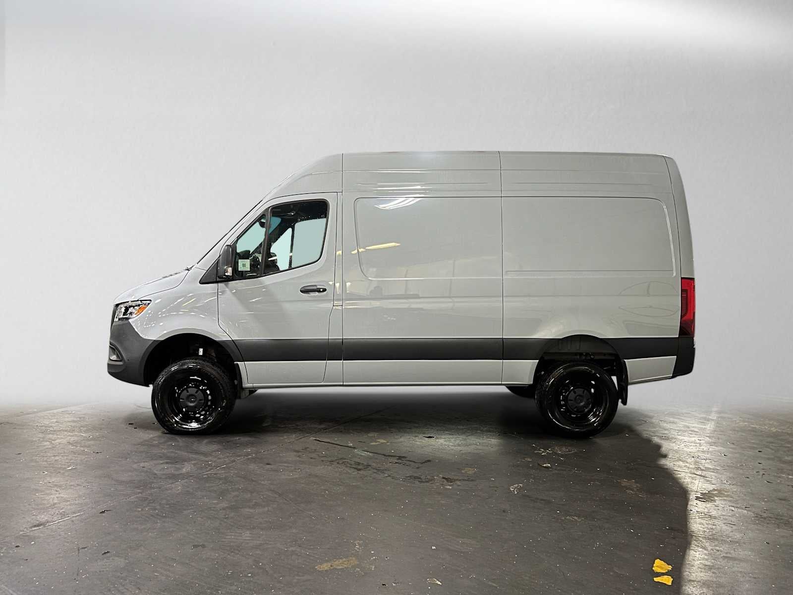 2026 Mercedes-Benz Sprinter 2500 Standard Roof I4 Diesel HO 144 AWD