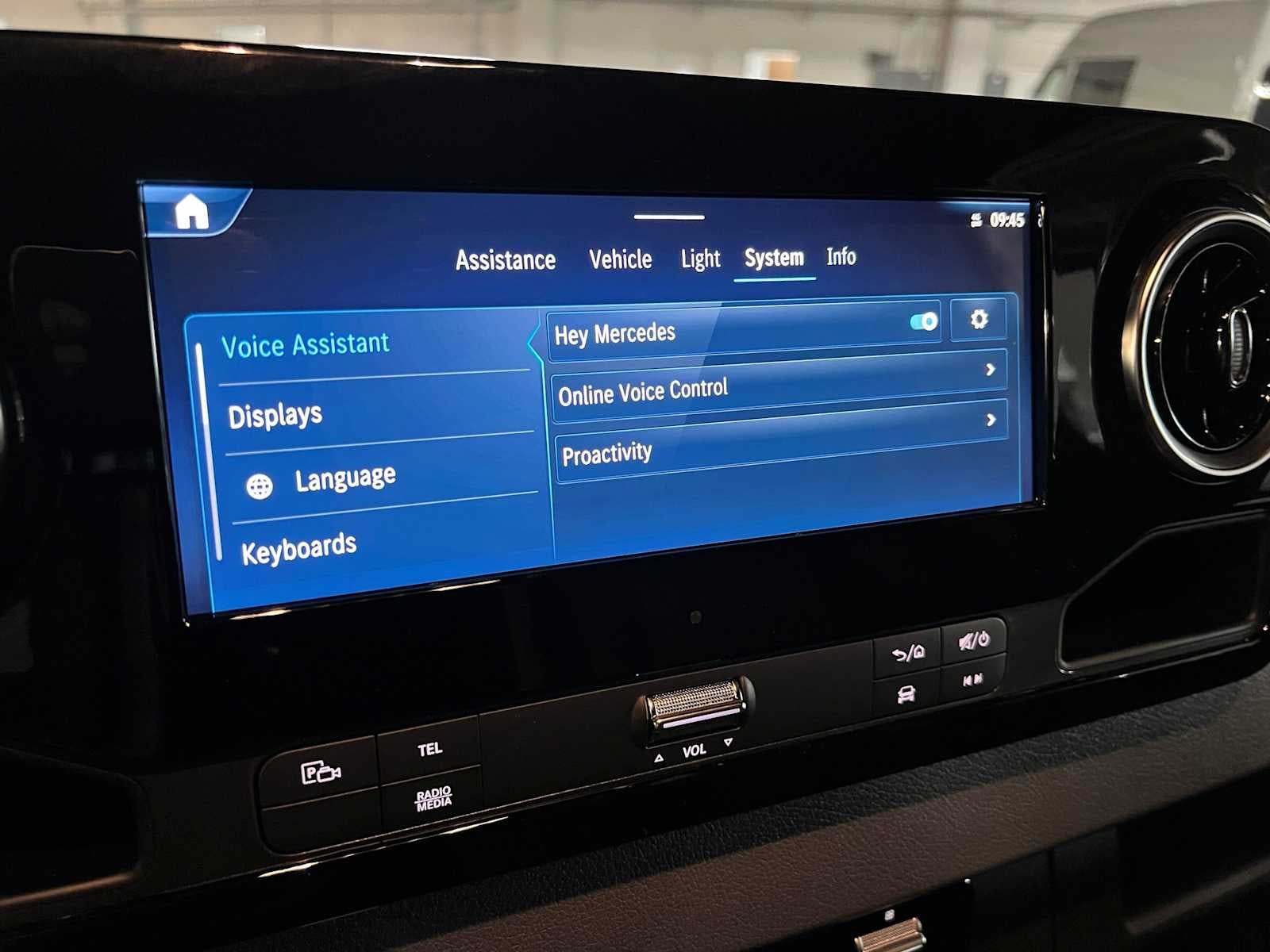 2026 Mercedes-Benz Sprinter Cargo 2500 Standard Roof I4 Diesel HO 144 AWD