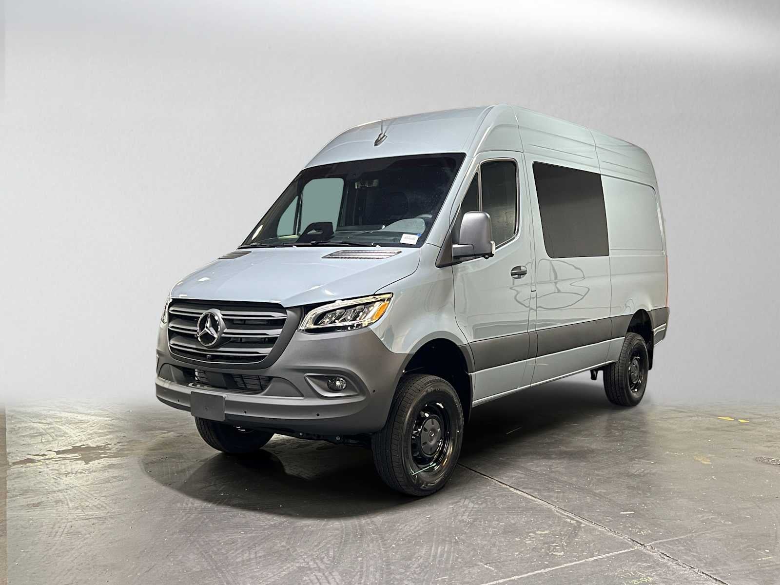 2026 Mercedes-Benz Sprinter Cargo 2500 Standard Roof I4 Diesel HO 144 AWD