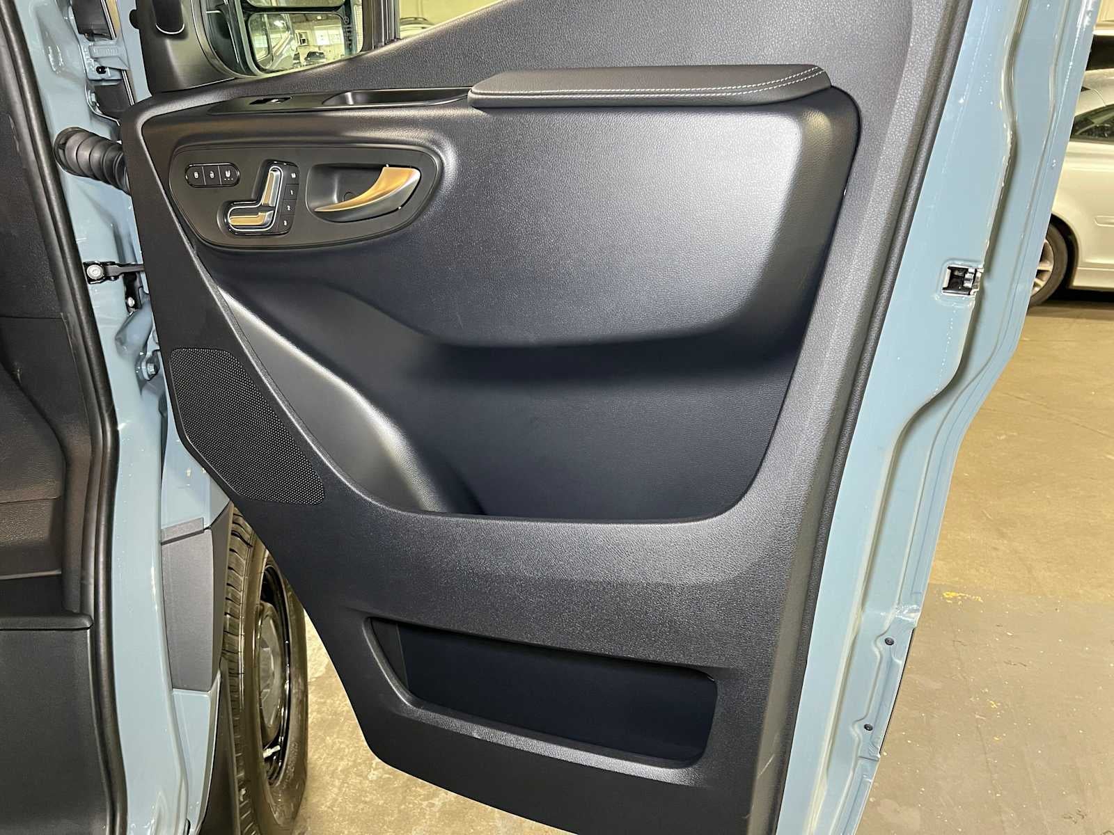 2026 Mercedes-Benz Sprinter Crew 2500 Standard Roof I4 Diesel HO 144 AWD