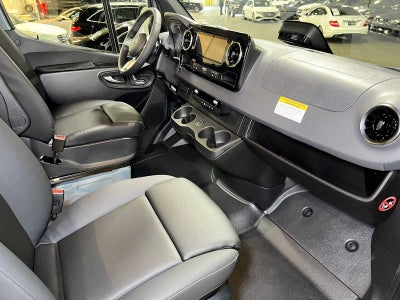 2026 Mercedes-Benz Sprinter Crew 2500 Standard Roof I4 Diesel HO 144 AWD