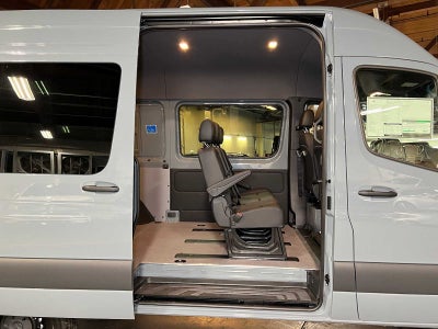 2026 Mercedes-Benz Sprinter Crew 2500 Standard Roof I4 Diesel HO 144 AWD
