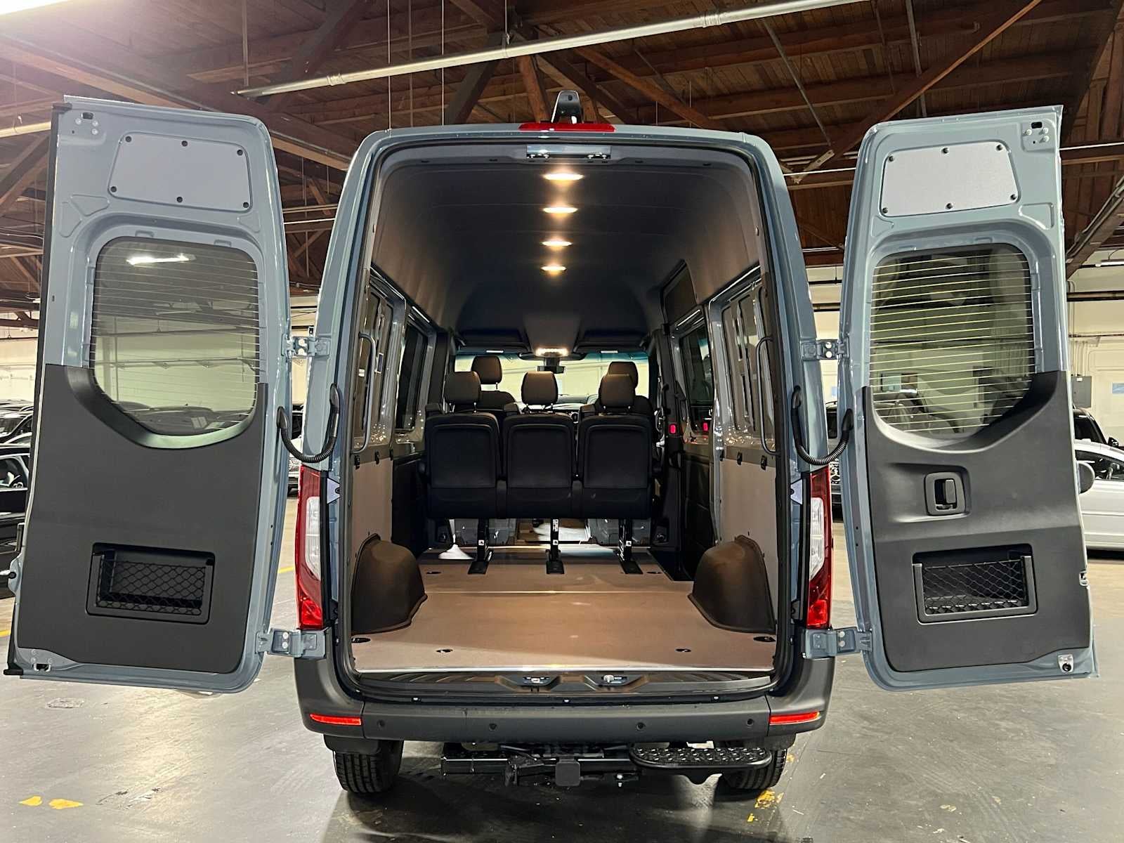 2026 Mercedes-Benz Sprinter Crew 2500 Standard Roof I4 Diesel HO 144 AWD