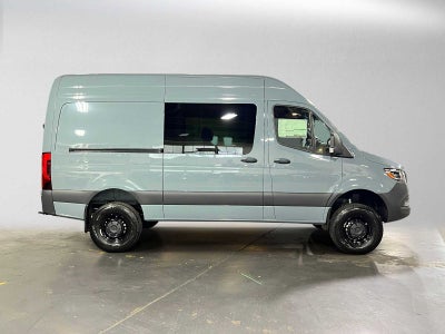 2026 Mercedes-Benz Sprinter Crew 2500 Standard Roof I4 Diesel HO 144 AWD