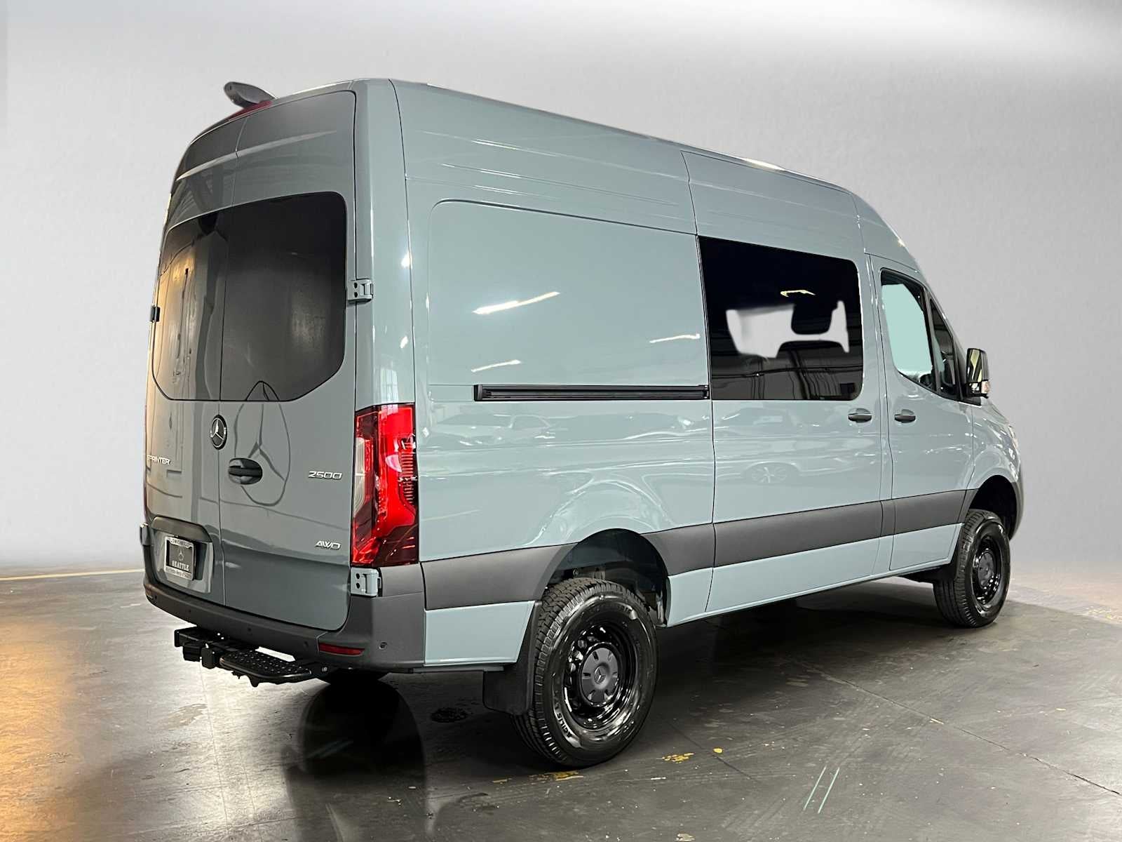 2026 Mercedes-Benz Sprinter Crew 2500 Standard Roof I4 Diesel HO 144 AWD