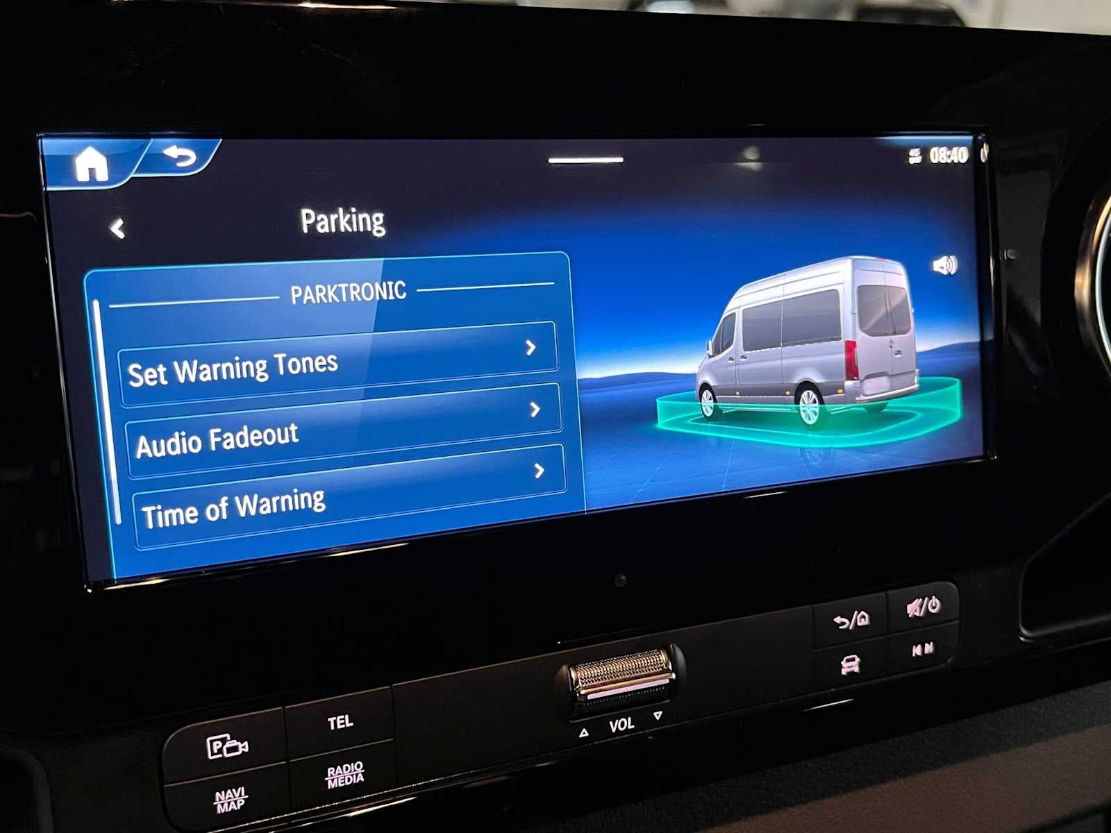 2026 Mercedes-Benz Sprinter Crew 2500 Standard Roof I4 Diesel HO 144 AWD