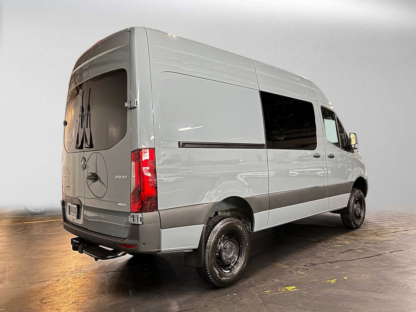 2026 Mercedes-Benz Sprinter Crew 2500 Standard Roof I4 Diesel HO 144 AWD